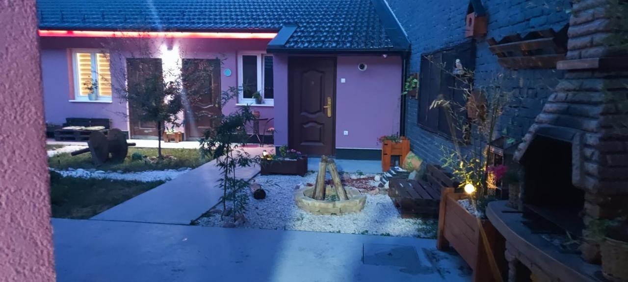 Zen Apartmani Zrenjanin Exteriör bild